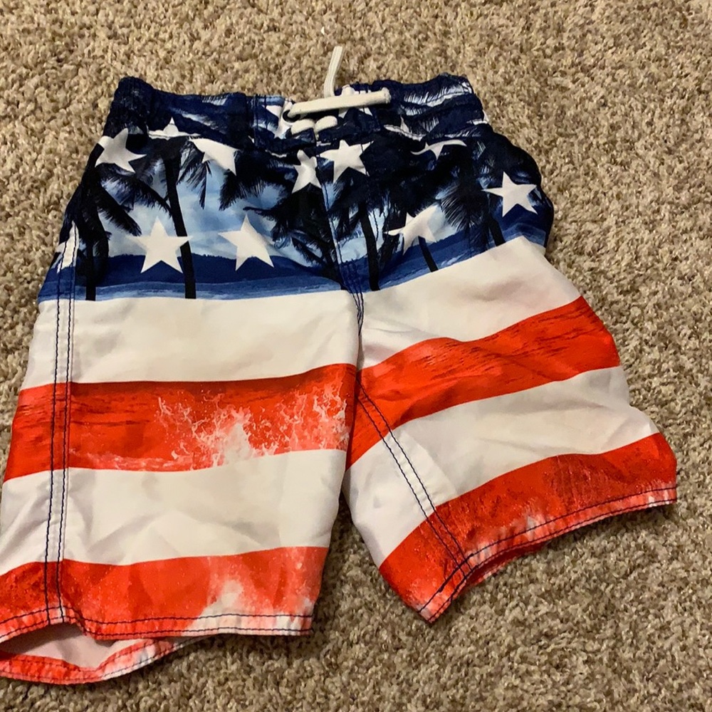 Patriotic swim trunks from old navy size small 6-7
